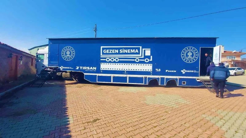 SİNEMA KÖY ÇOCUKLARININ AYAĞINA GİDİYOR