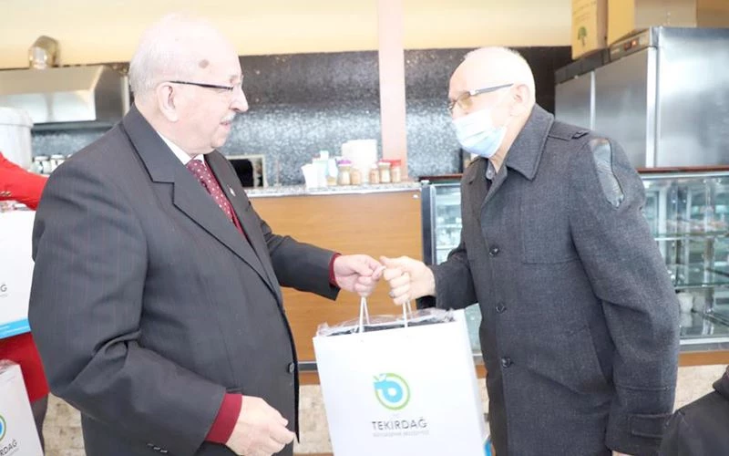 BÜYÜKŞEHİR BELEDİYESİ’NDEN YAŞLILAR HAFTASI ETKİNLİĞİ