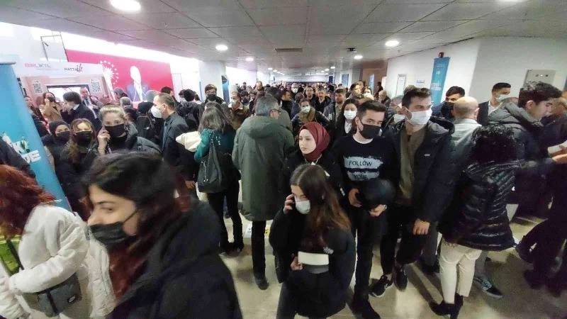 KARİYER FUARINA AKIN: ADIM ATACAK YER KALMADI 