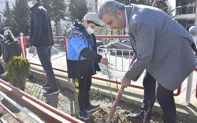BAŞKAN YURDAKUL FİDAN DİKME ETKİNLİĞİNE KATILDI