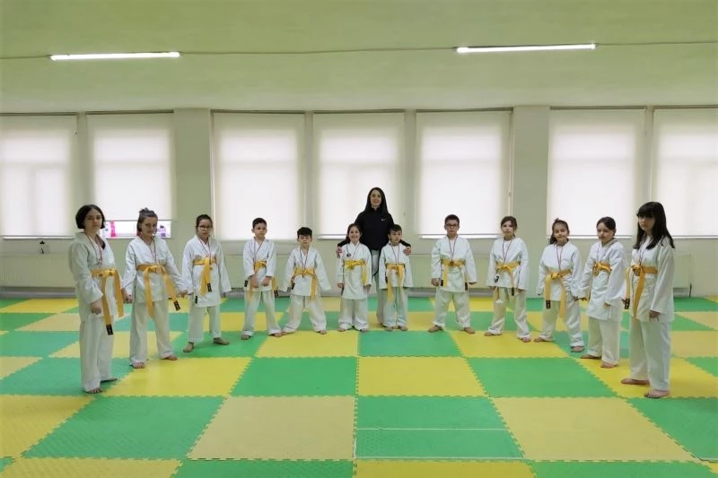 SÜLEYMANPAŞALI KARATECİLER KUŞAK ATLADI