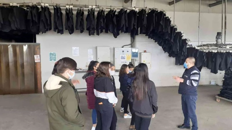 MESLEK LİSESİ ÖĞRENCİLERİNDEN FABRİKALARA İNCELEME GEZİSİ