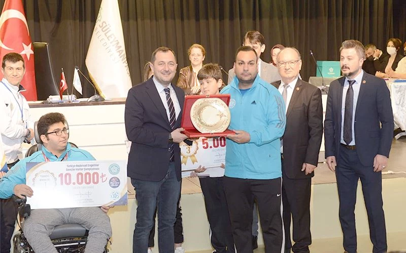 SÜLEYMANPAŞALI ŞAMPİYONLARA BELEDİYEDEN ÖDÜL