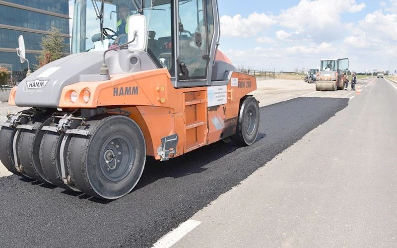 BÜYÜKŞEHİR 800 TON ASFALT DÖKTÜ