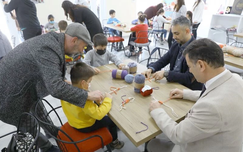 ÇOCUKLARA ÖZEL MAKROME WORKSHOP DÜZENLENDİ