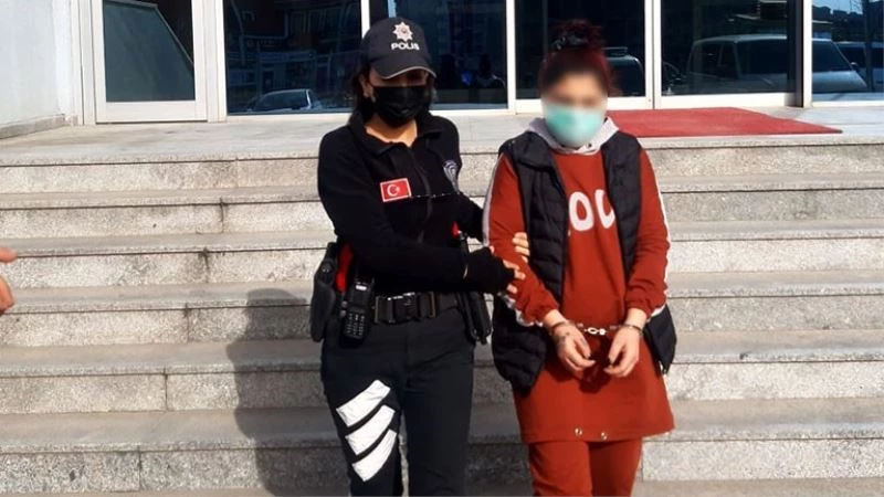 KAVGA ETTİĞİ KİŞİYİ BOYNUNDAN BIÇAKLADI 