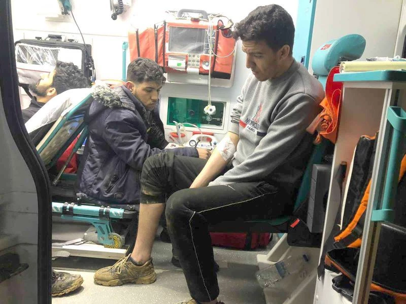 YARALI 4 GÖÇMEN BULUNDU