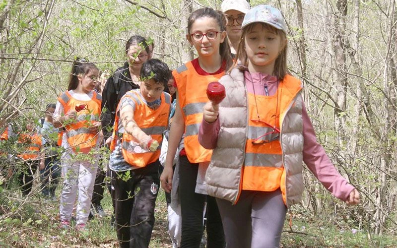 ÇERKEZKÖYLÜ ÇOCUKLAR BAYRAMDA DOĞANIN KEYFİNİ ÇIKARDI