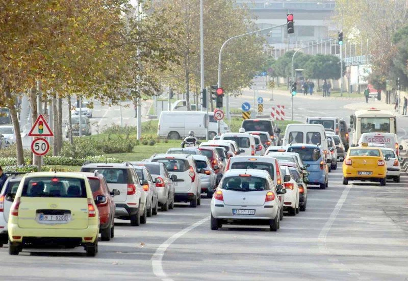 TEKİRDAĞ’DA TRAFİĞE KAYITLI ARAÇ SAYISI ARTIYOR