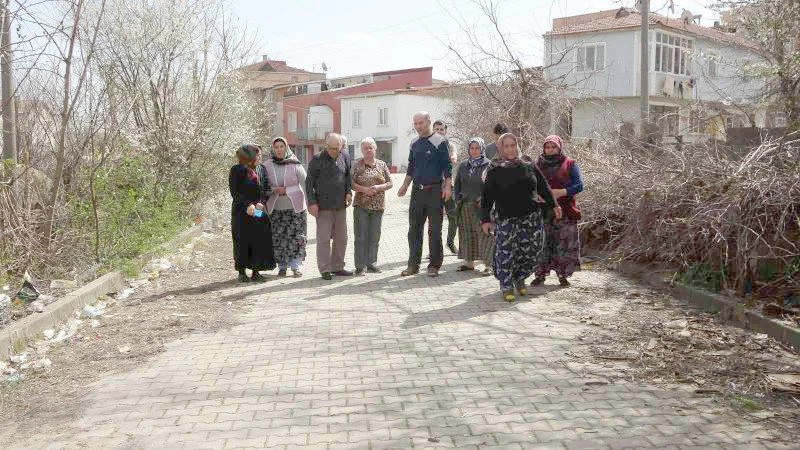 BELEDİYELERİN YOL KARARI 25 YILLIK KOMŞULARI BİRBİRİNE DÜŞÜRDÜ