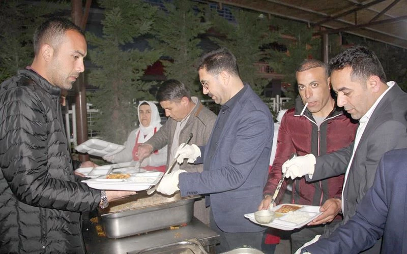 ERZURUMLULAR İFTARDA BULUŞTU