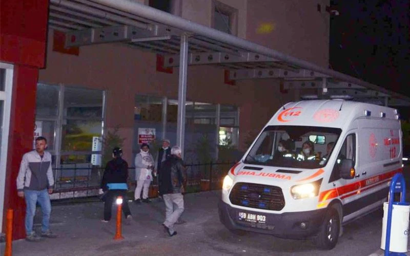 YEMEKTEN ZEHİRLENEN 28 İŞÇİ HASTANELİK OLDU