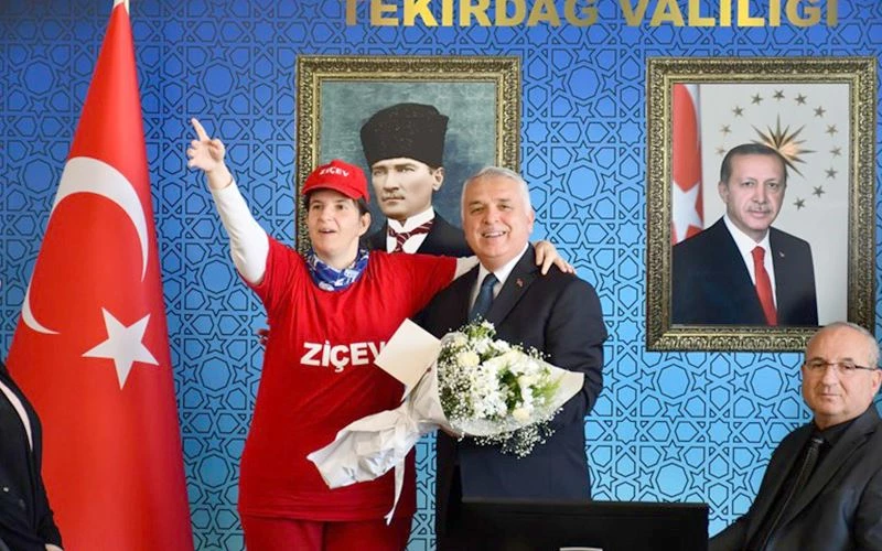 VALİ YILDIRIM ENGELLİLERİ MİSAFİR ETTİ