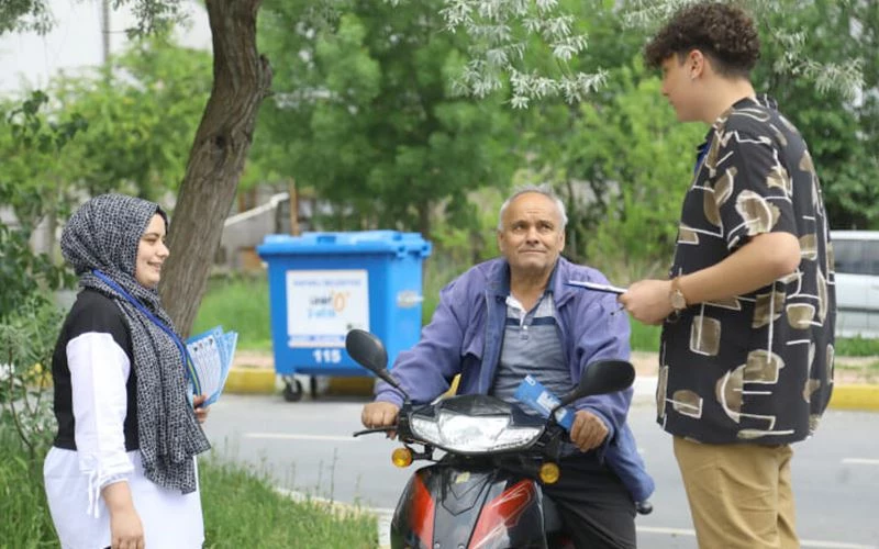 KAPI KAPI ‘SIFIR ATIK’ PROJESİ BİLİNCİ OLUŞTURULUYOR