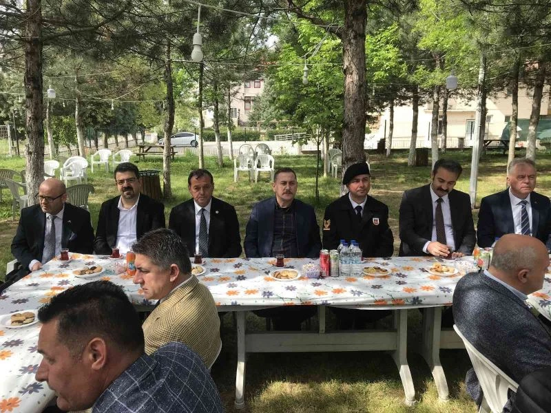 BAYRAM GELENEĞİ: PROTOKOL VATANDAŞ BAYRAMLAŞMASI