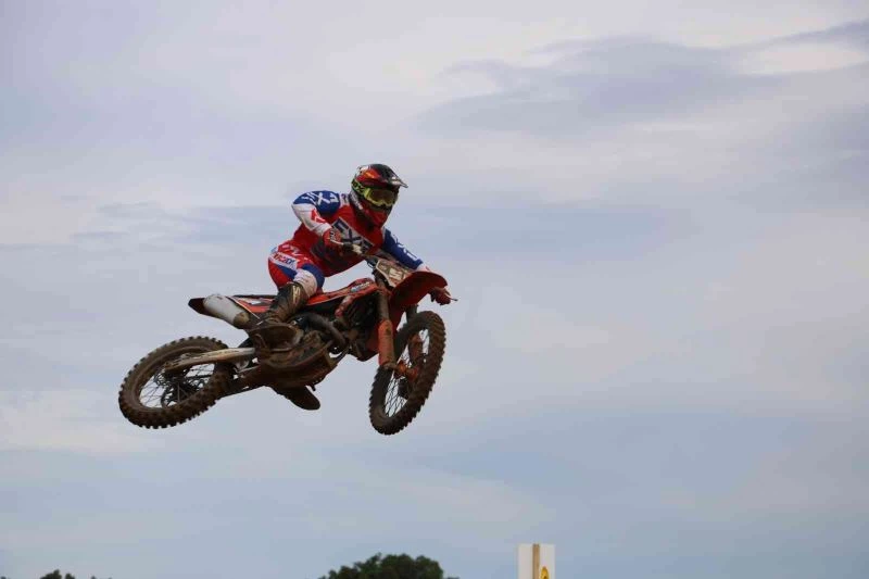 NEFES KESEN MOTOKROS ŞAMPİYONASI’NDA ÖDÜLLER SAHİBİNİ BULDU