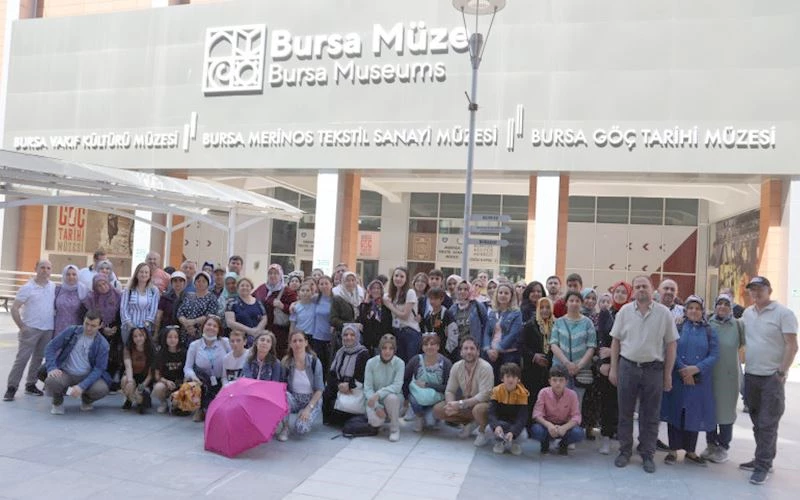 KAPAKLILI VATANDAŞLAR BURSA’DA MÜZELERİ GEZDİ