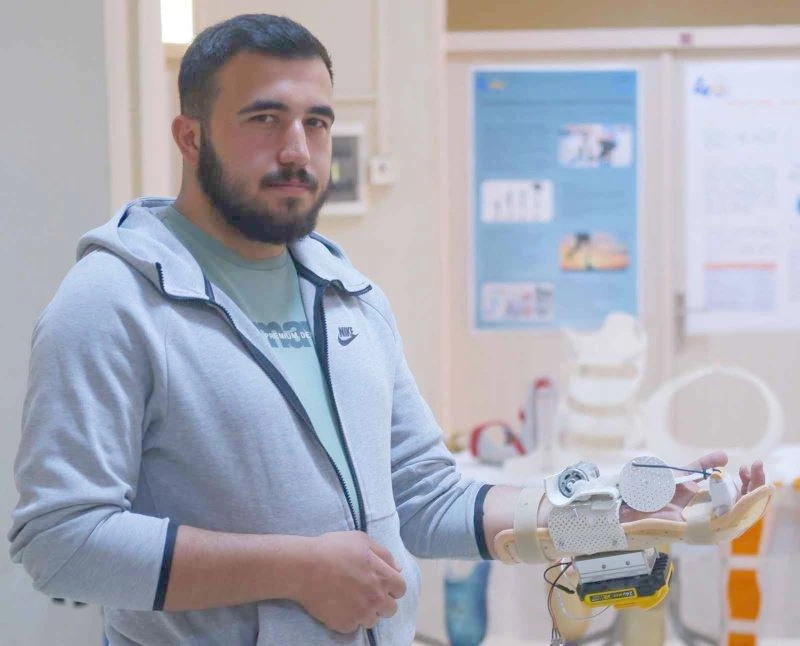 4 KEZ AMELİYAT OLMUŞTU, PES ETMEYİP ÜRETTİĞİ CİHAZ HASTALARA UMUT OLDU