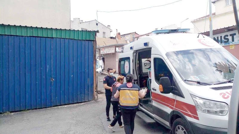 KARISINI SOPAYLA DÖVDÜ POLİSTEN KAÇAMADI