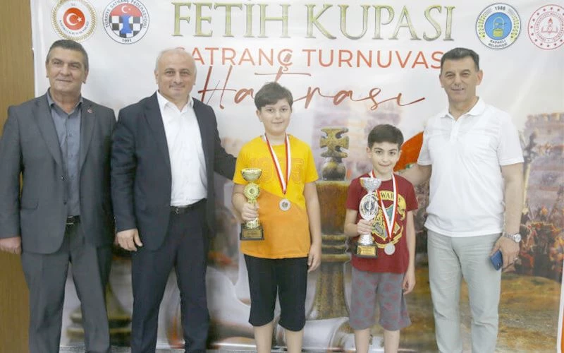 FETİH TURNUVASI’NDA ŞAMPİYONLARA ÖDÜLLERİ VERİLDİ