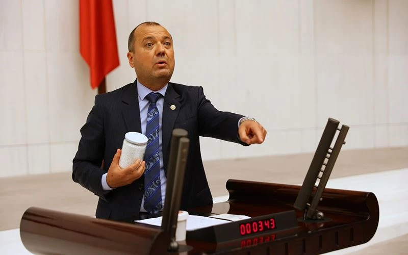 MİLLETVEKİLİ AYGUN KÖY OKULUNU BAKANA SORDU