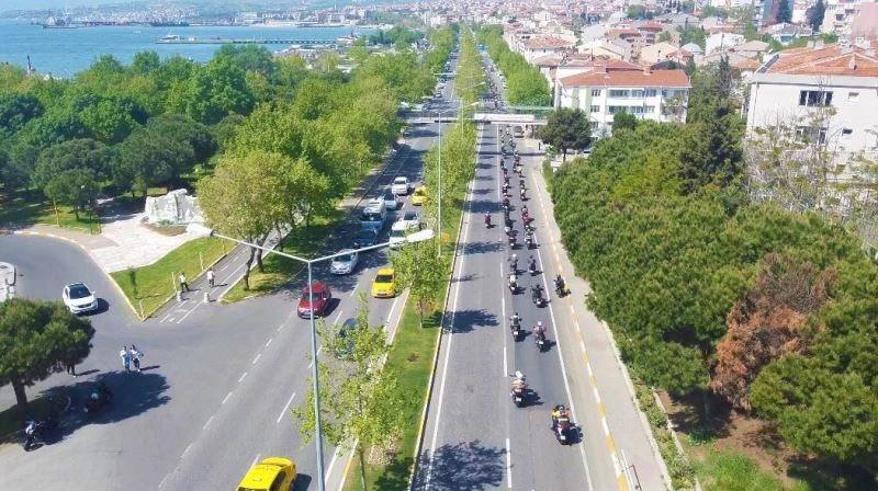 400 MOTOSİKLETLİ MARMARA KIYISINDA ÇEVRE TEMİZLİĞİ İÇİN GAZA BASTI