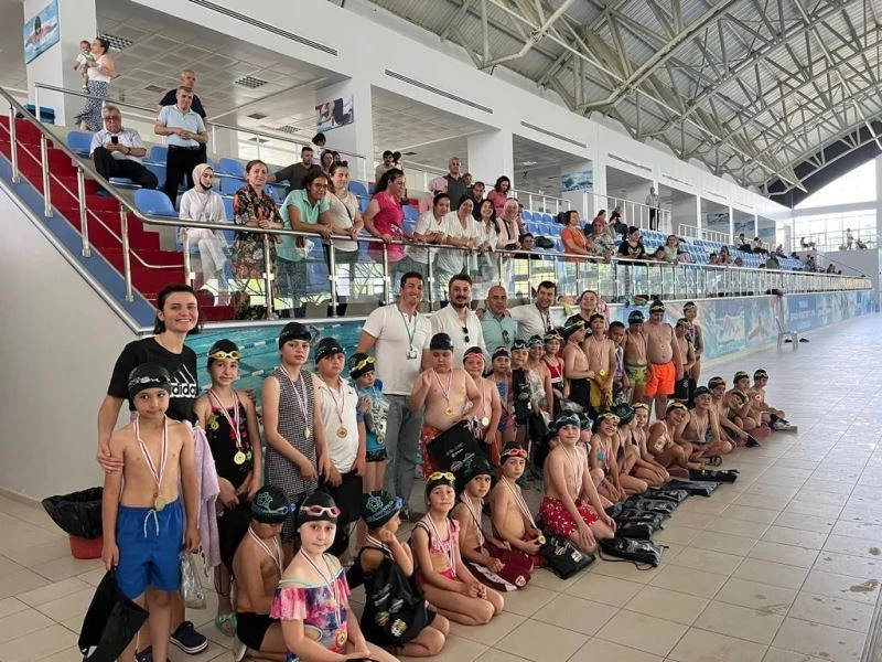 KIŞ OKULU 90 ÖĞRENCİYE YÜZME ÖĞRETTİ