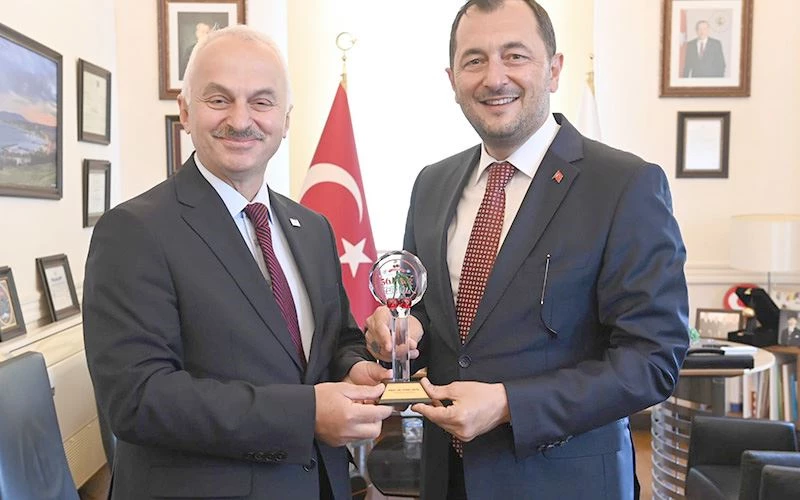 KÜLTÜR ÇADIRININ İLK KONUĞU PROF. DR. TEMEL KOTİL OLDU