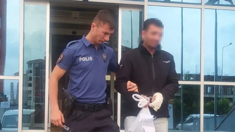 EĞLENCE MEKÂNINDA ÇIKAN KAVGADA 2 KİŞİYİ BIÇAKLADI