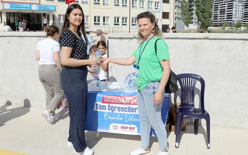 ÇERKEZKÖY BELEDİYESİ YKS’DE ÖĞRENCİLERİN YANINDA OLDU