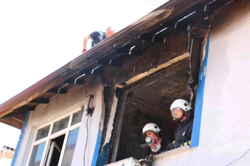 ANNESİNİ VE EVİ BENZİN DÖKÜP YAKTI