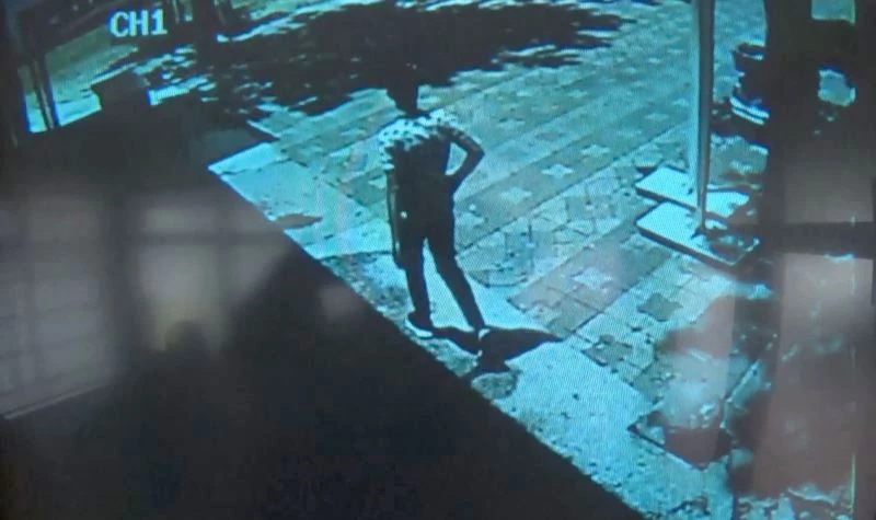 CAMİDE PES DEDİRTEN HIRSIZLIK