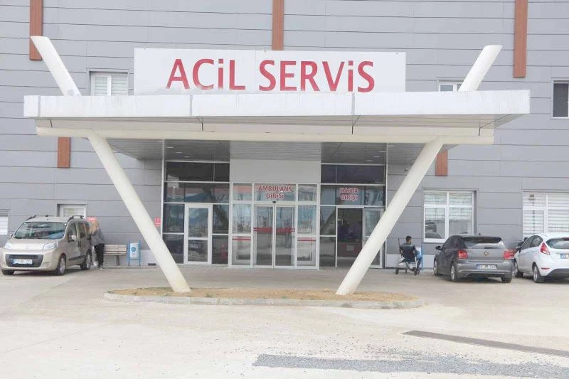 SU SANDIĞI DEZENFEKTANI İÇİNCE HASTANELİK OLDU