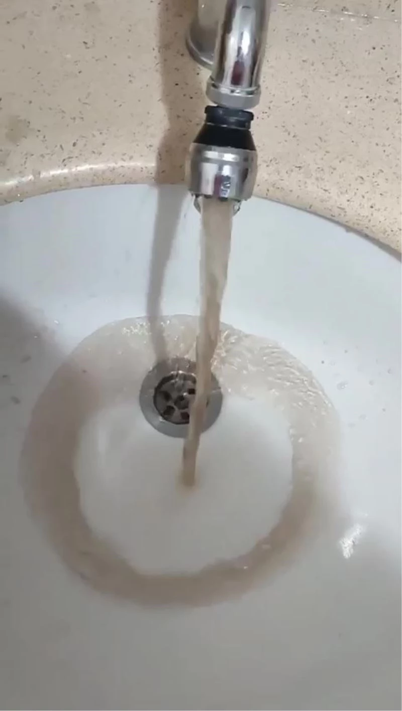 MUSLUKTAN ÇAMUR AKTI