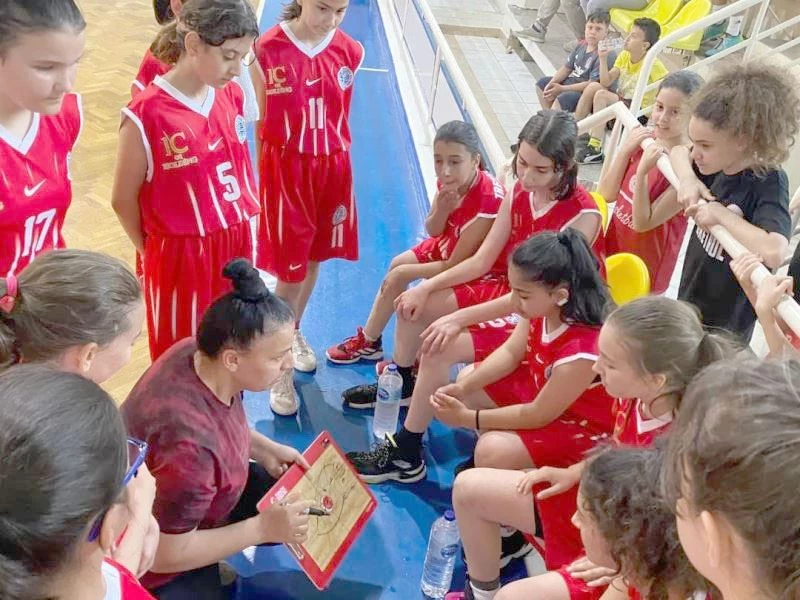 2021-2022 SEZONUNU BAŞARILARLA KAPATTILAR