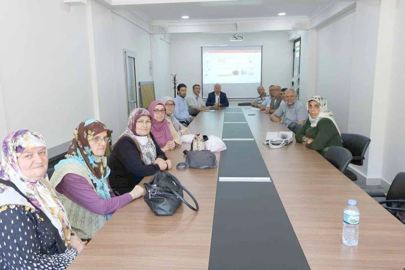 HACI ADAYLARINA SEMİNER VERİLDİ