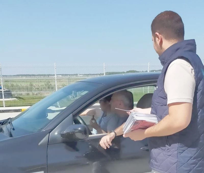  3 MİLYON TURİST İÇİN SINIR KAPILARINDA BROŞÜR DAĞITILIYOR