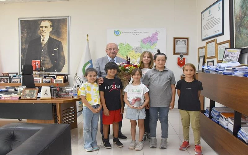 DUYARLI ÇOCUKLARA BAŞKAN ALBAYRAK