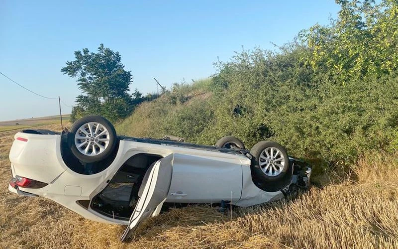 TAKLA ATAN ARAÇTAN YÜRÜYEREK ÇIKTILAR