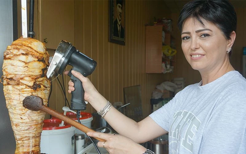 KAVURUCU SICAKTA EKMEK MÜCADELESİ 