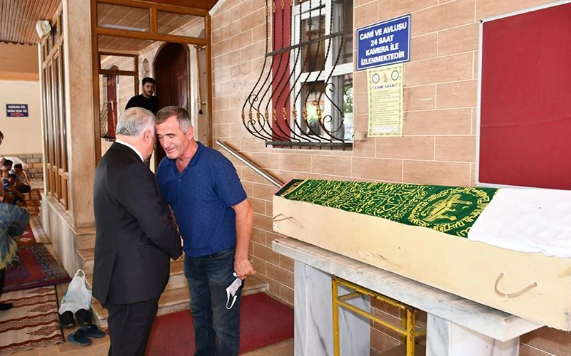 VALİ YILDIRIM CENAZE TÖRENİNE KATILDI