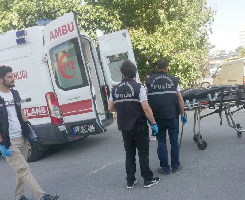 KAMYONETİN ALTINDA KALAN 88 YAŞINDAKİ ADAM ÖLDÜ