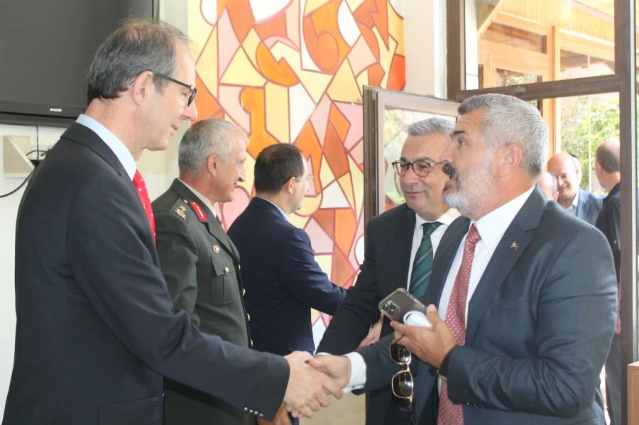 KATILIMIN AZ OLDUĞU BAYRAMLAŞMA…