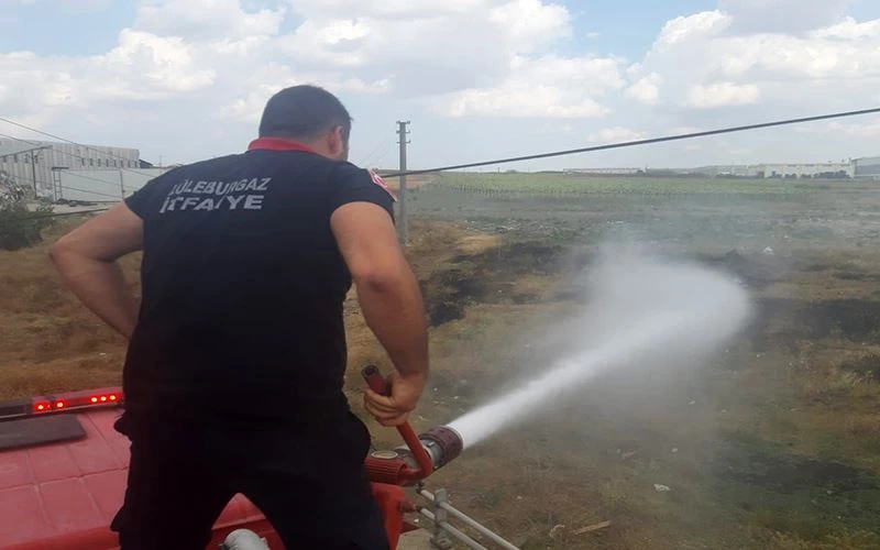 YANGIN BÜYÜMEDEN SÖNDÜRÜLDÜ!