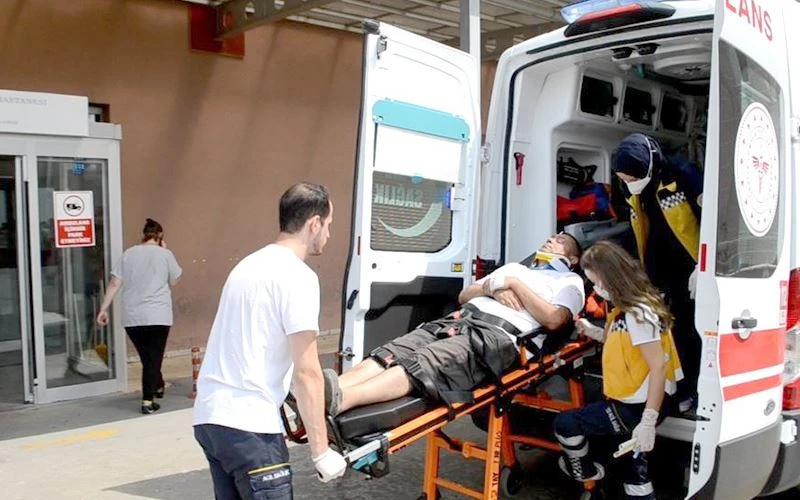 KAMYON KASASINDAN DÜŞEN ŞÖFÖR YARALANDI!