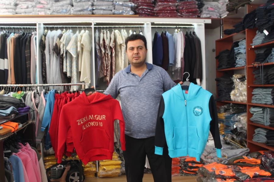 OKUL KIYAFETİ ALACAKLAR: ELİNİZİ ÇABUK TUTUN!