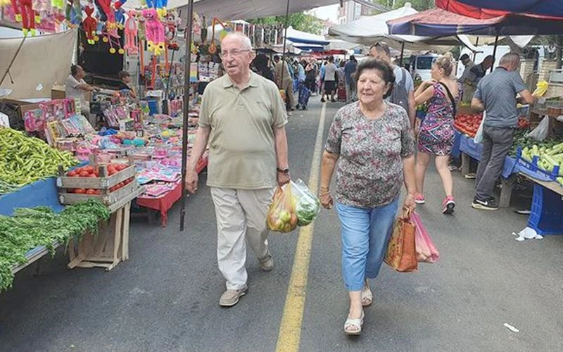 BAŞKAN ALBAYRAK, PAZAR ALIŞVERİŞİNDE 