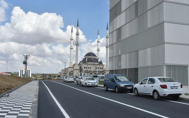 YENİ HİZMET BİNASININ YOLLARI