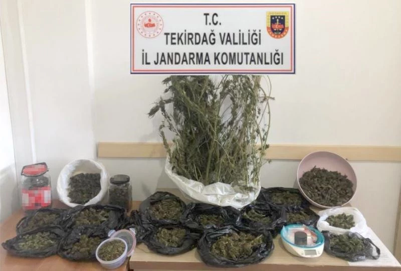 JANDARMADAN UYUŞTURUCU SATICILARINA DARBE ÜSTÜNE DARBE