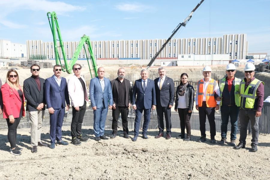 ÇTSO BAŞKAN ADAYI AHMET ÇETİN WORL MEDİCİNE’NİN TEMEL ATMA TÖRENİNE KATILDI